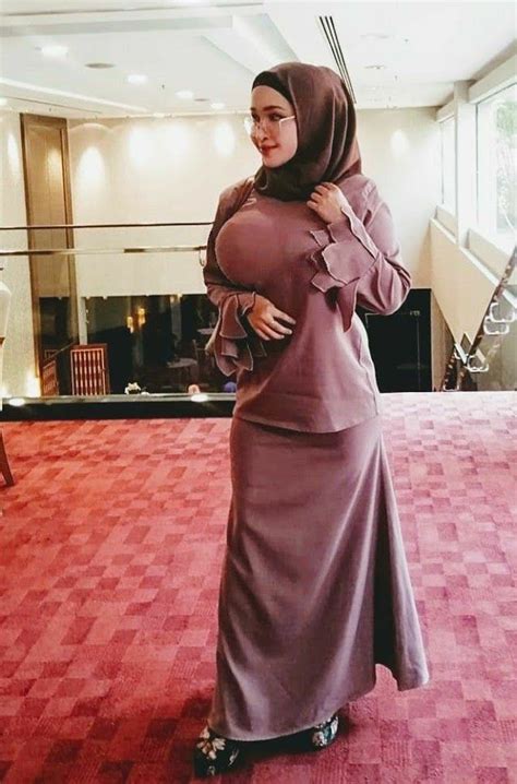 indonesian big natural tits 4 .